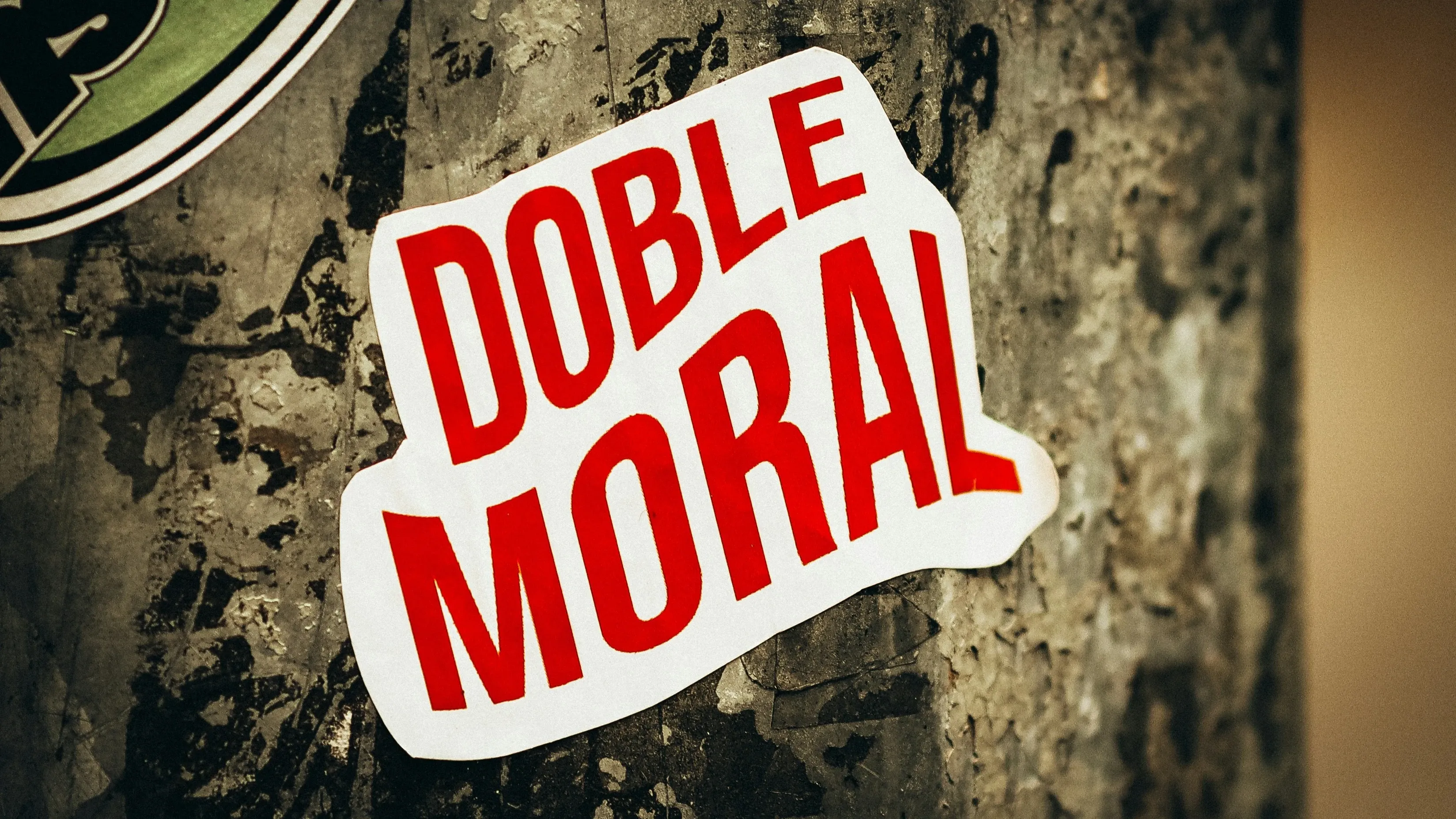 Doble moral.webp
