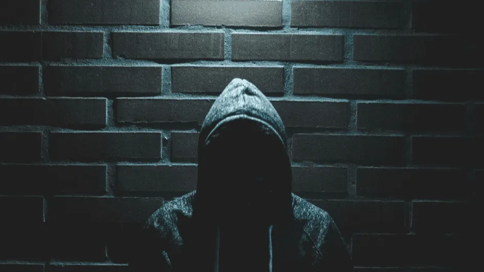 Person im Dunkeln.webp