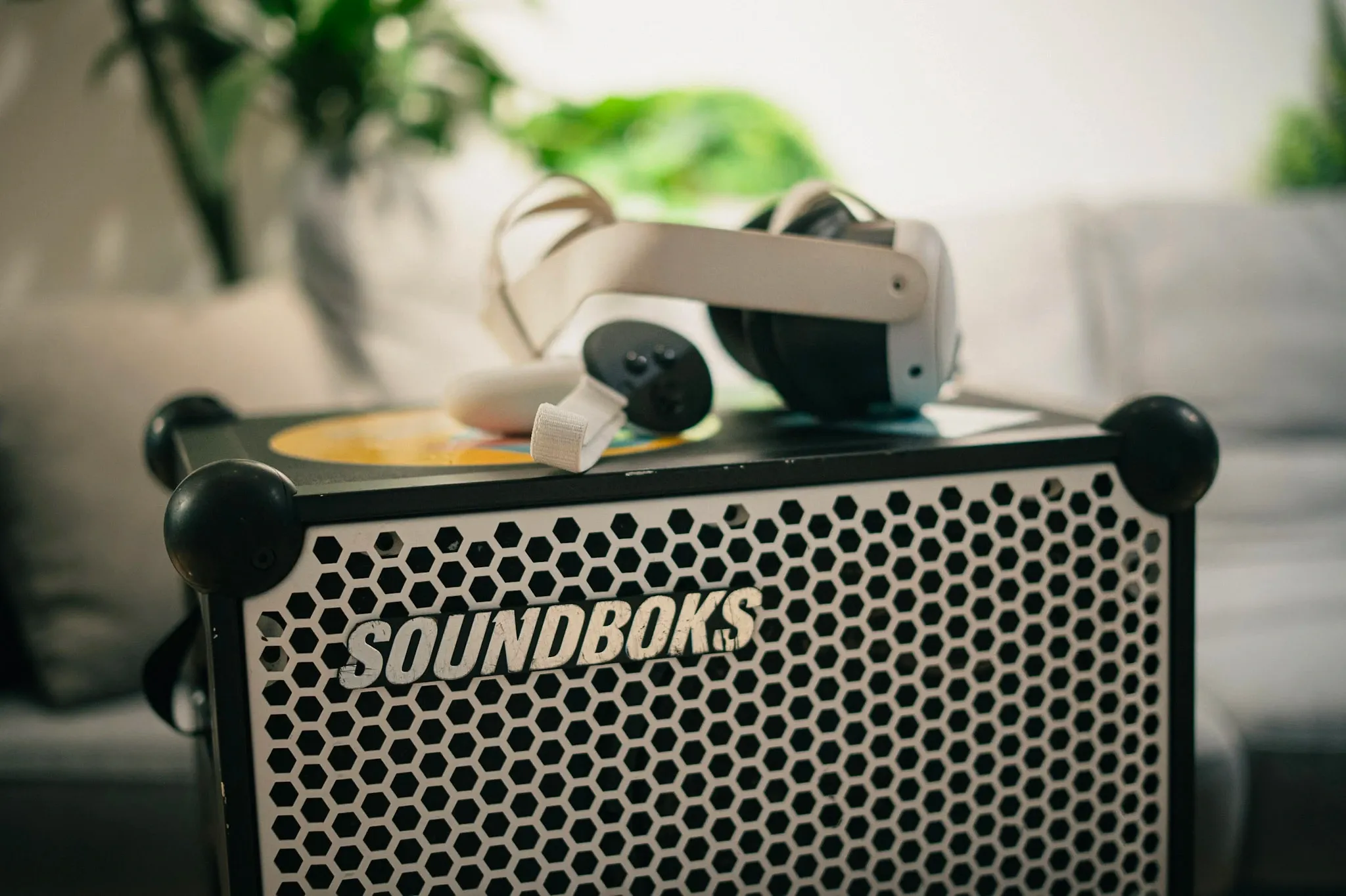 Soundboks Musikanlage & VR Brillen flexibel mieten und vermieten über fainin