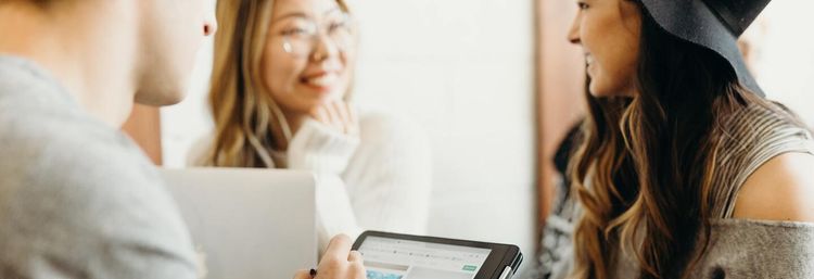8 Wichtige Faktoren neben dem Gehalt - worauf du bei der Bewerbung achten solltest