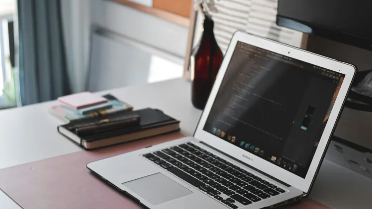 Plagiatsprüfung kostenlos: Was wirklich taugt und worauf Studenten achten sollten