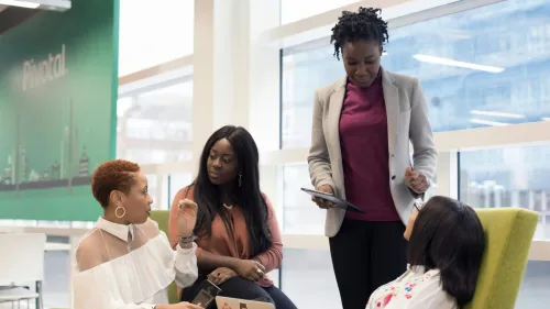 Dresscode Smart Casual – der richtige Stil für Studium und Berufseinstieg