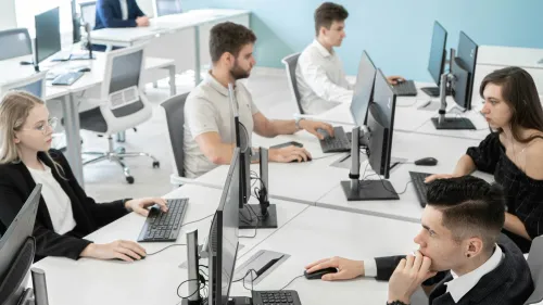 Semesterferien Job: So verdienst du in der vorlesungsfreien Zeit maximales Geld