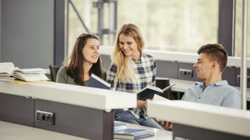 Vom Studium in die Behörde: Darum könnte das dein Weg sein