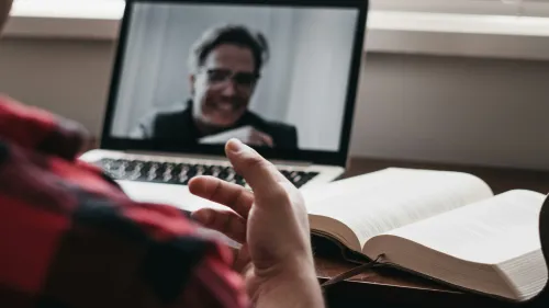 Nachhilfe online geben: Der flexibelste Studentenjob im digitalen Zeitalter